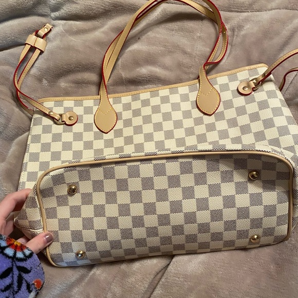 Purse - Picture 2 of 6